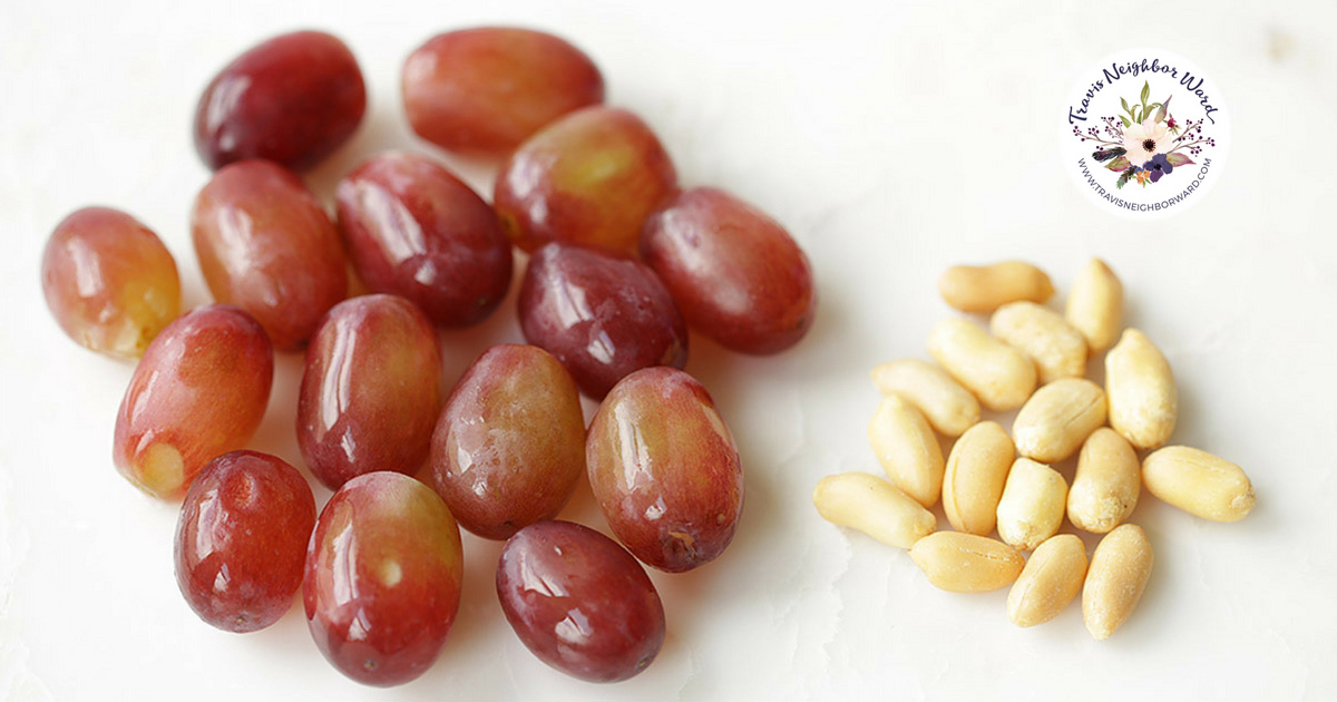 For healthy snacks under 150 calories, grapes and peanuts make a delicious, healthy combination.