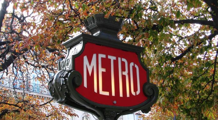 Paris Metro Guide by Travis Neighbor Ward