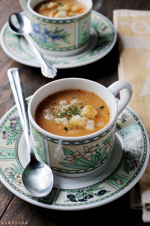 Slow cooker soup with leeks and potatoes by Diethood