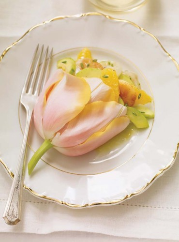 Edible flower recipes include these scallops in a tulip