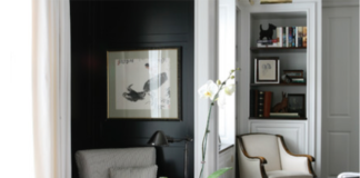 Black paint in living room by LDa Architecture